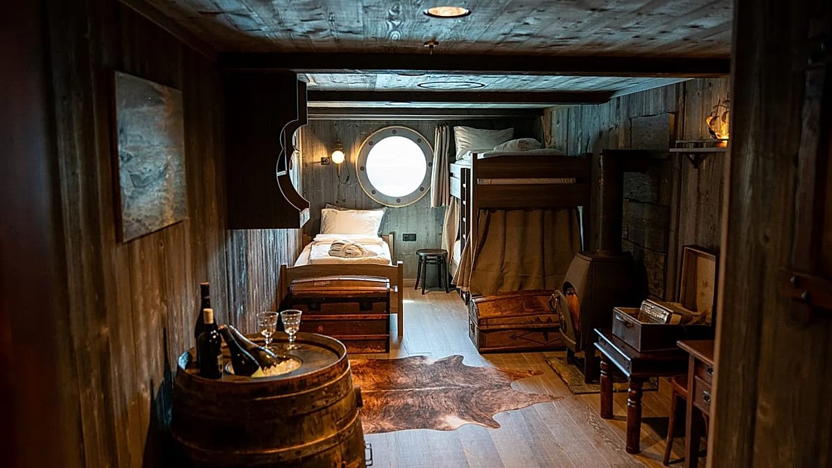 Travel back to the time of the great Arctic expeditions with a stay in this 19th-century style cabin