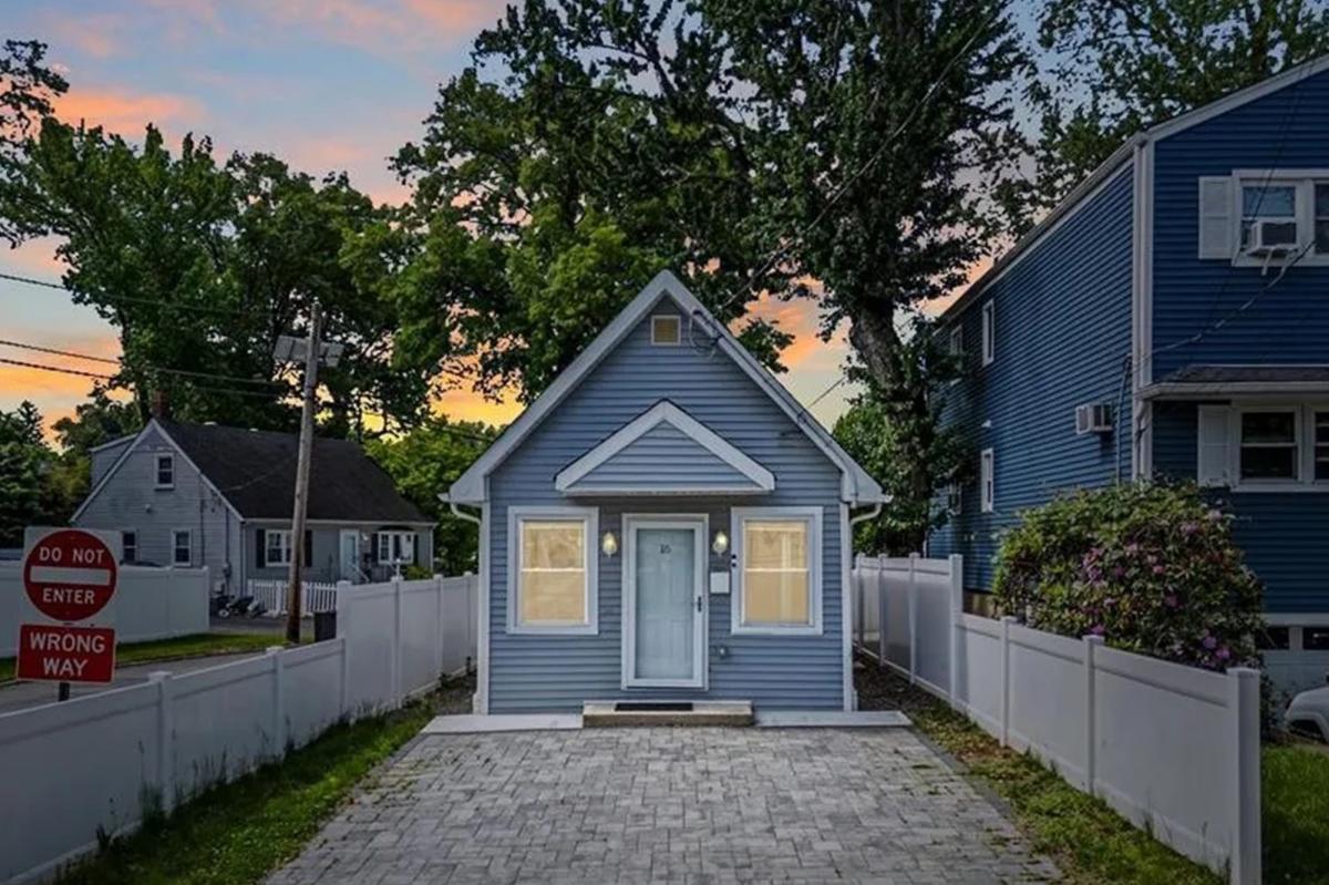 Comcially small NJ home listed for $500K—as seller tries to capitalize on 'extremely low inventory'