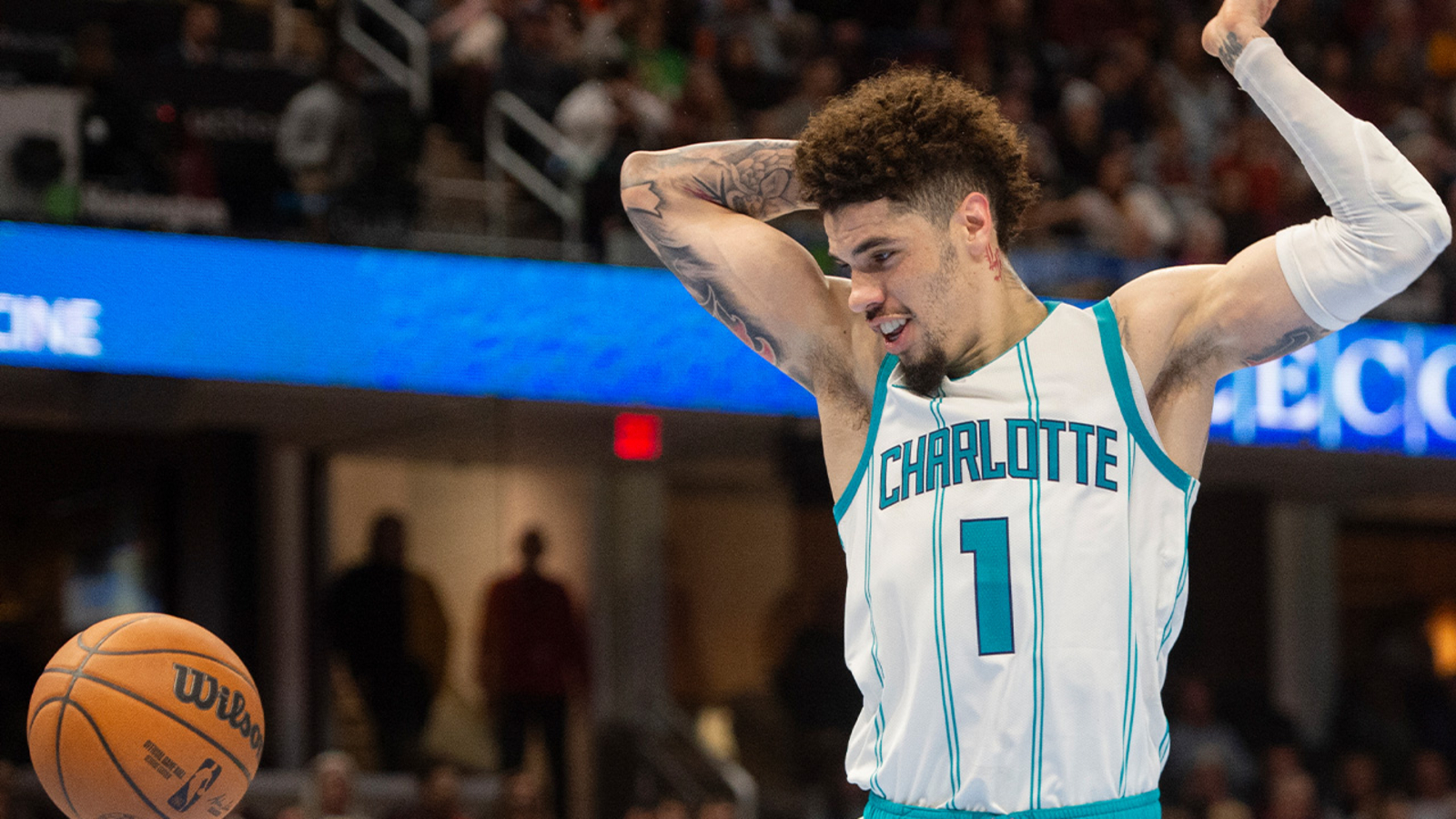 Charlotte Hornets trade LaMelo Ball to Timberwolves in blockbuster deal, sources tell ESPN