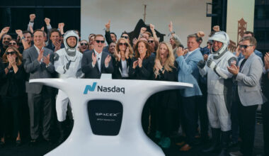 SpaceX’s Stock Rises on First Full Day of Trading
