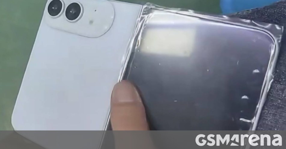 Photo of the iPhone Fold (in white/silver) shared by Ice Universe