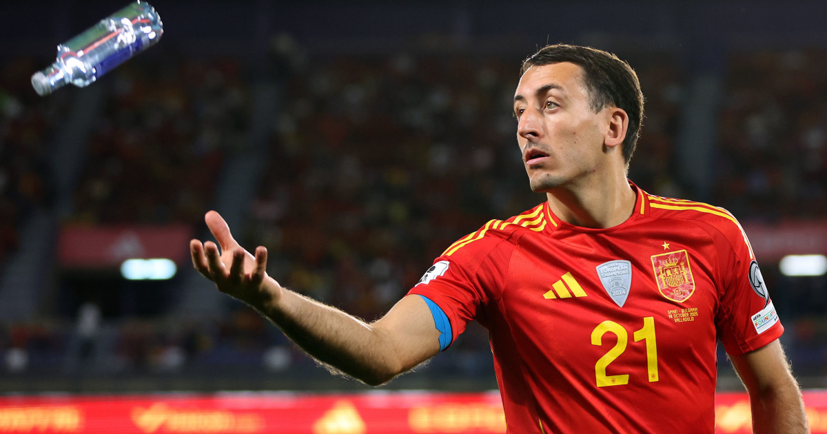 FIFA bans fans from taking water bottles into World Cup stadiums