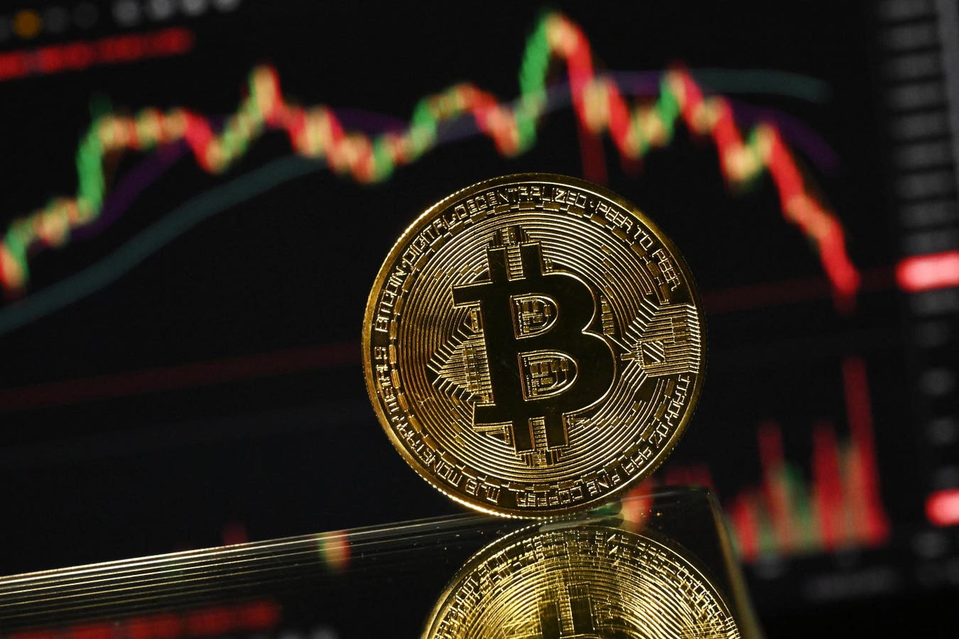 Bitcoin Drops Under $60,000—A First Since Late 2024