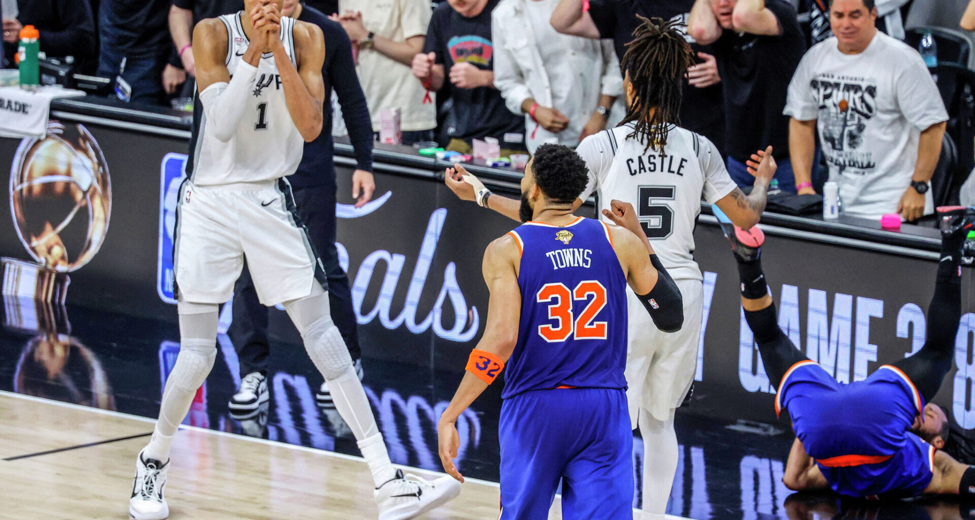 Spurs fall to the Knicks in Game 2 of the NBA Finals. See the photos.