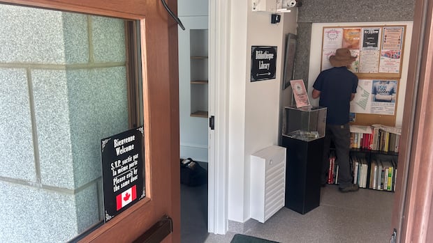 Library straddling Quebec-Vermont border to inaugurate new Canadian entrance today