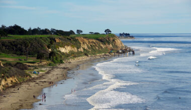 Calif. town thrilled as Beanie Babies billionaire revamps golf course