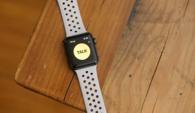 A dedicated Apple Watch communication app is missing in watchOS 27