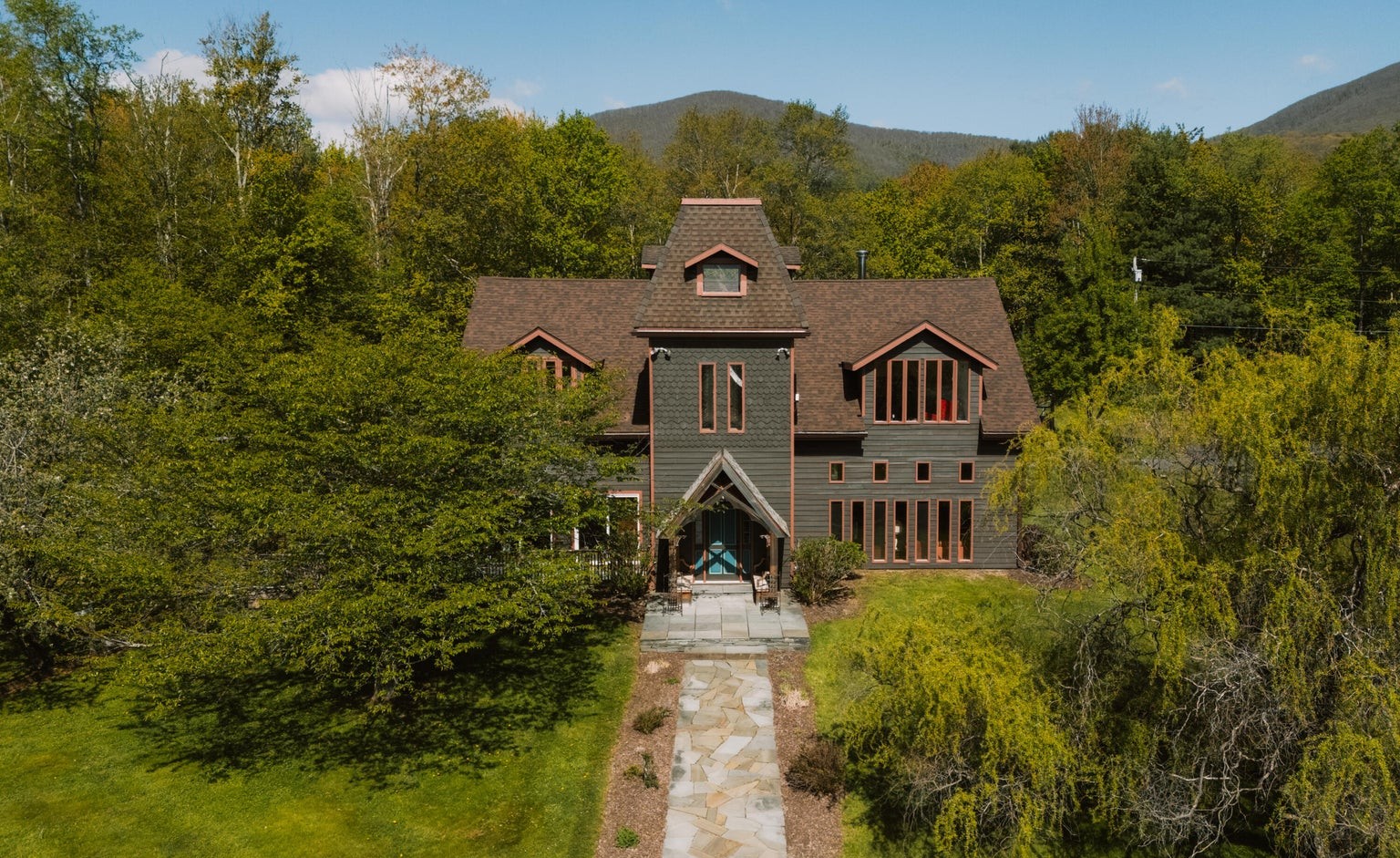 Lizzie Vann lists 22-acre Willow estate near Woodstock for $3.25M