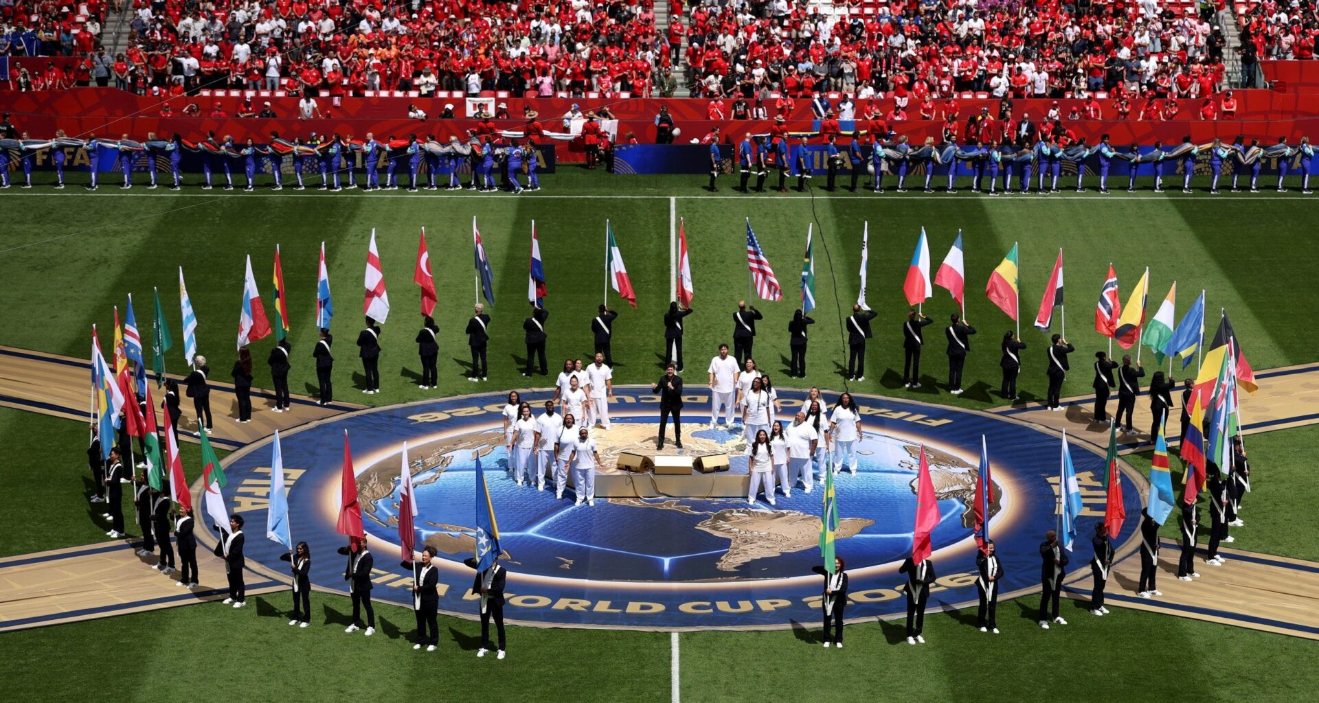 Canadian soccer fans boo U.S. flag as Canada stumbles against Bosnia and Herzegovina