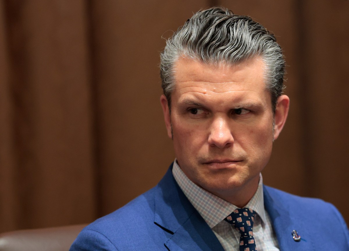 Pete Hegseth Workout Video Mocked by Critics: Fitness Experts Weigh In