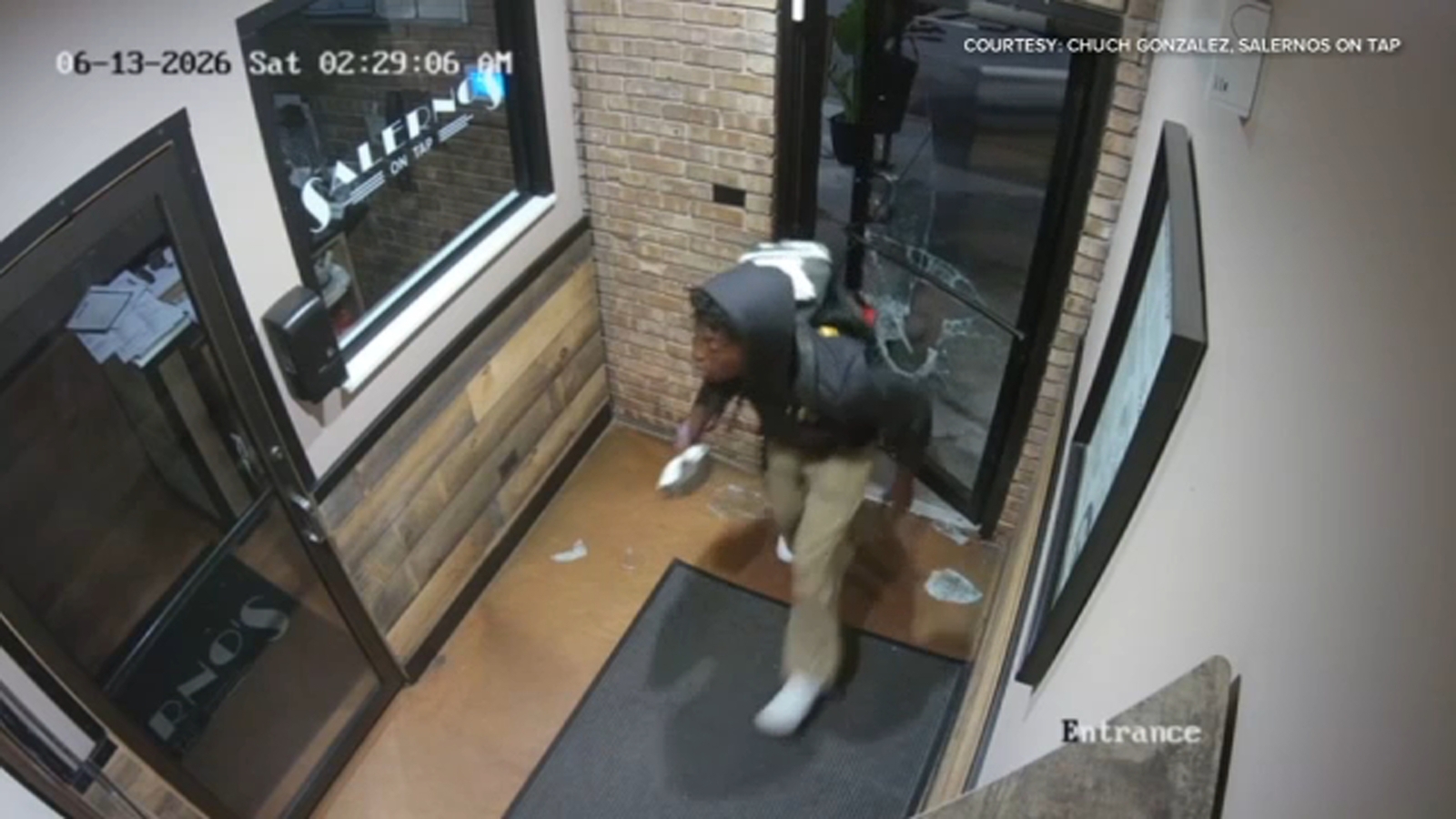 Chicago crime: Burglars break into West Town restaurant Salerno's on Tap on West Grand Avenue twice in one week, police say