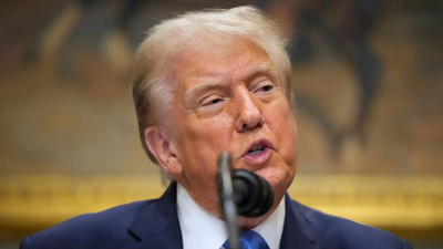 'You're getting discombobulated': 'Commander in Chief' Trump shares AI image of US troops advancing