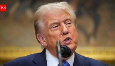'You're getting discombobulated': 'Commander in Chief' Trump shares AI image of US troops advancing