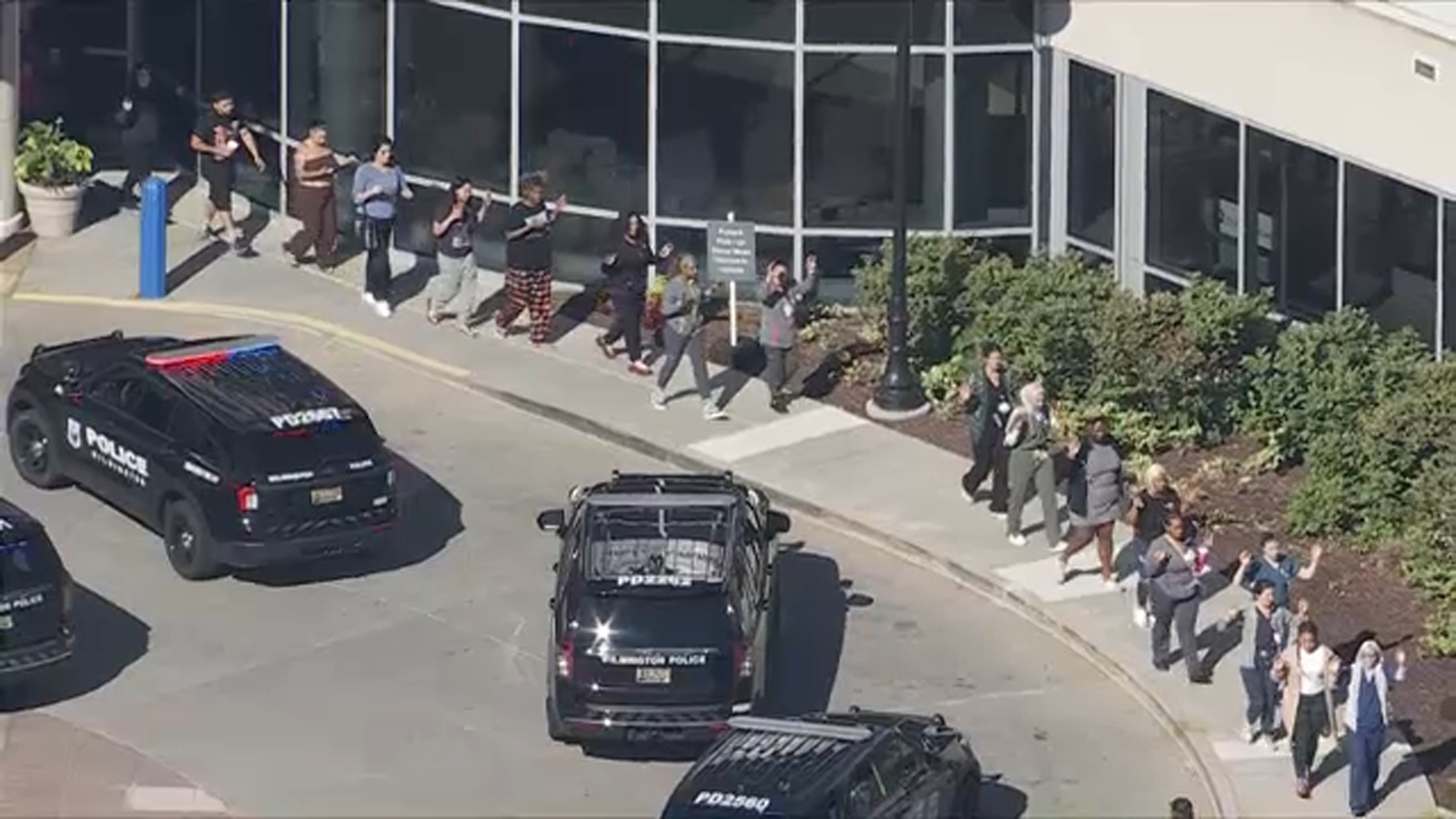 1 dead after shooting at Wilmington Hospital in Delaware; suspect at large