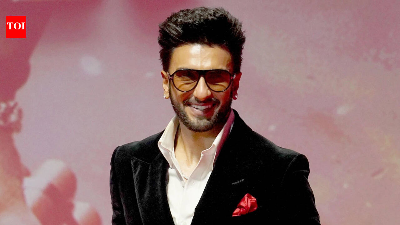 Ranveer Singh to skip all media interactions for 18 months until the release of Jai Mehta's 'Pralay' amid 'Don 3' fallout with Farhan Akhtar - Report |