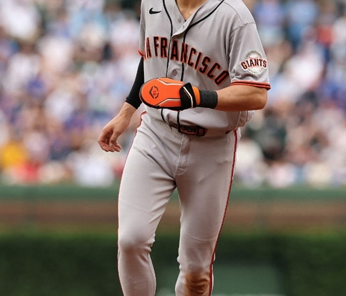 [Breaking News] Lee Jung-hoo's double tucked under the fence sparks 'multi-hit' explosion! Perfect stolen base plus go-ahead run as batting average soars to 0.329