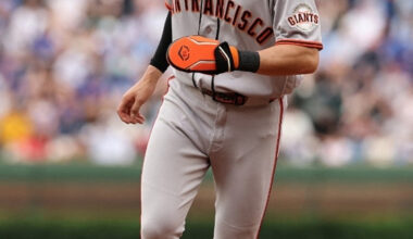 [Breaking News] Lee Jung-hoo's double tucked under the fence sparks 'multi-hit' explosion! Perfect stolen base plus go-ahead run as batting average soars to 0.329