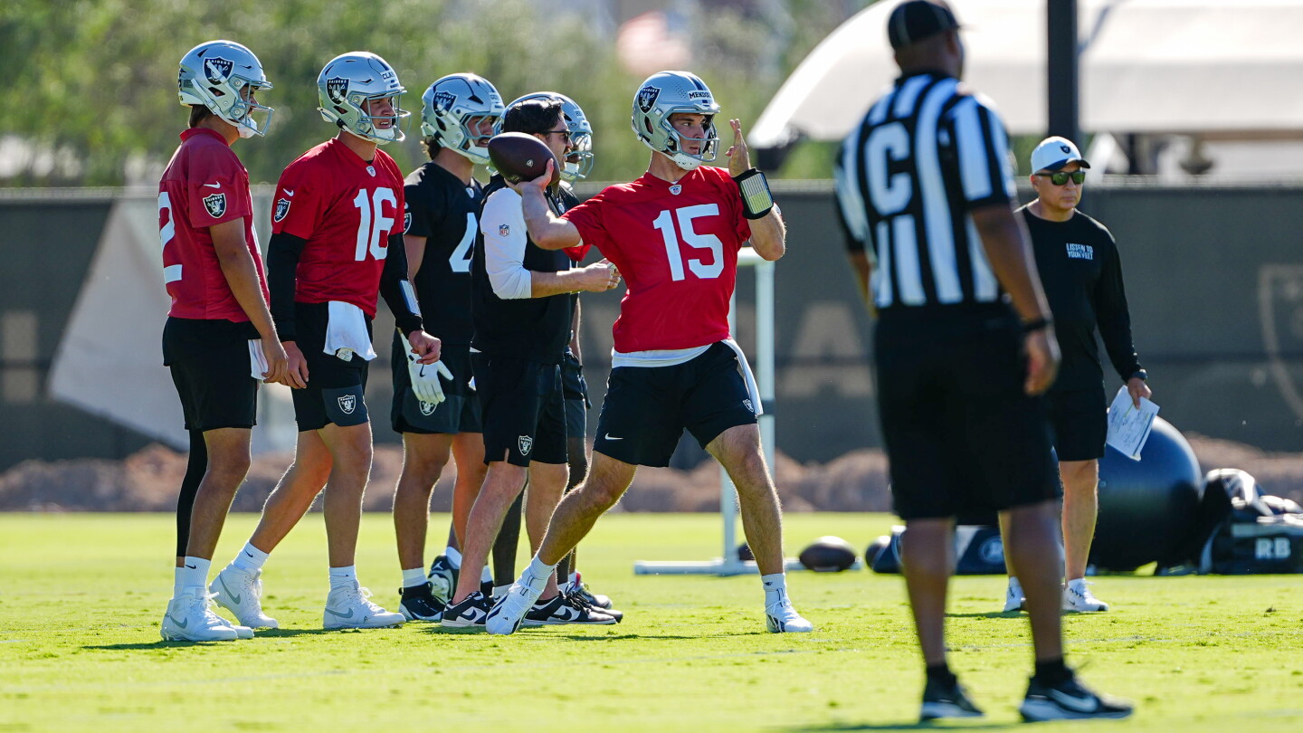 Fernando Mendoza getting more comfortable taking snaps under center