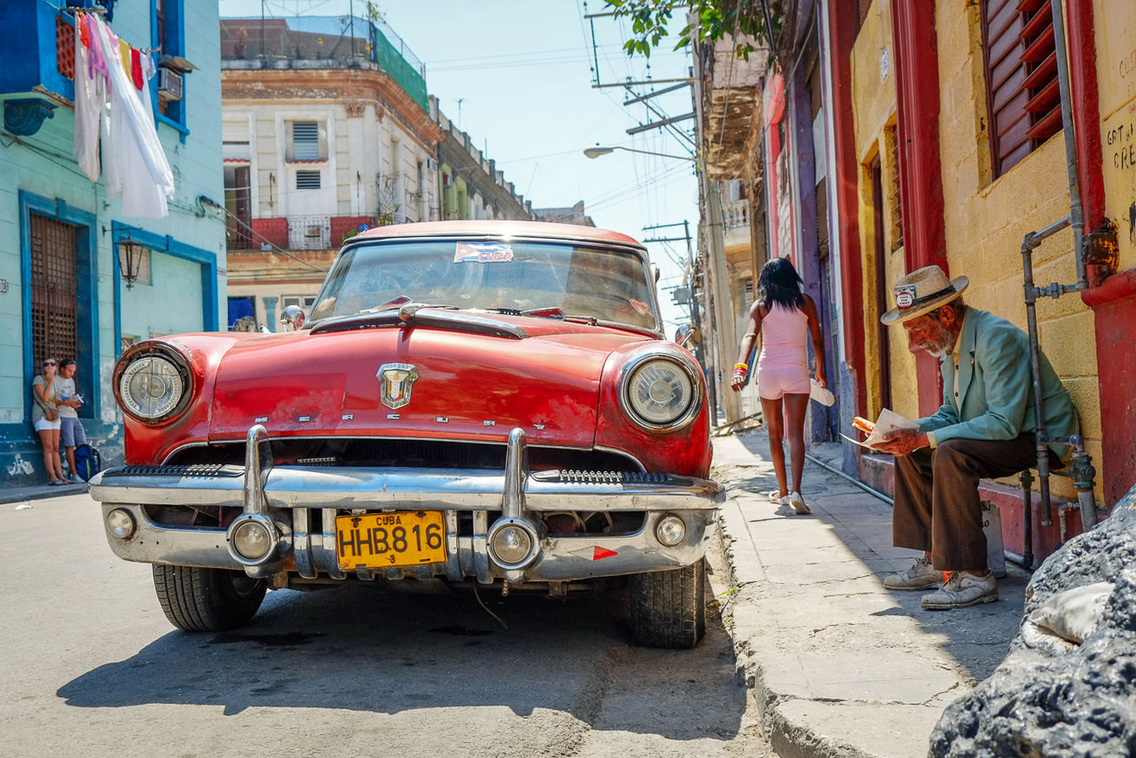 UC journalism professors discuss U.S. ties to Cuba