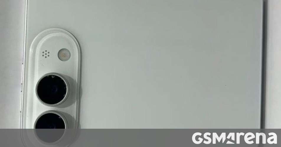 New supply chain report claims the iPhone Ultra will be unveiled as scheduled