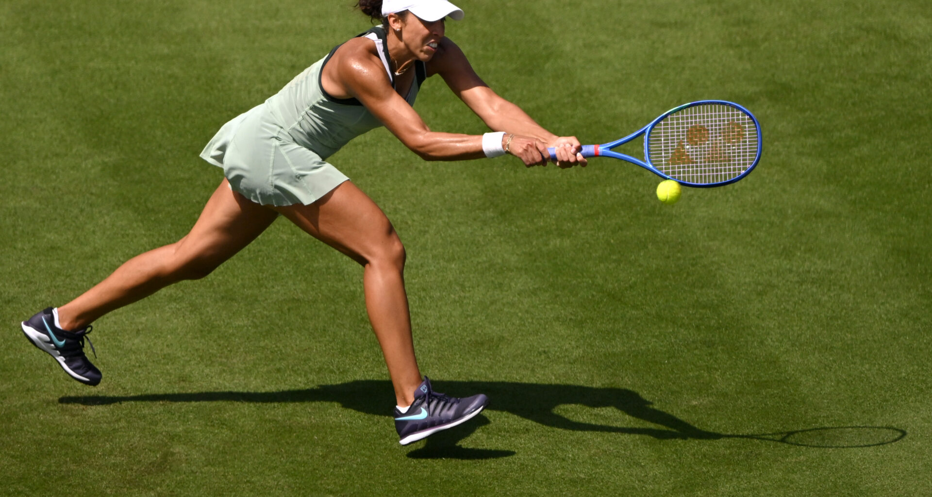 Two-time champ Keys defeats Gibson to open Eastbourne campaign