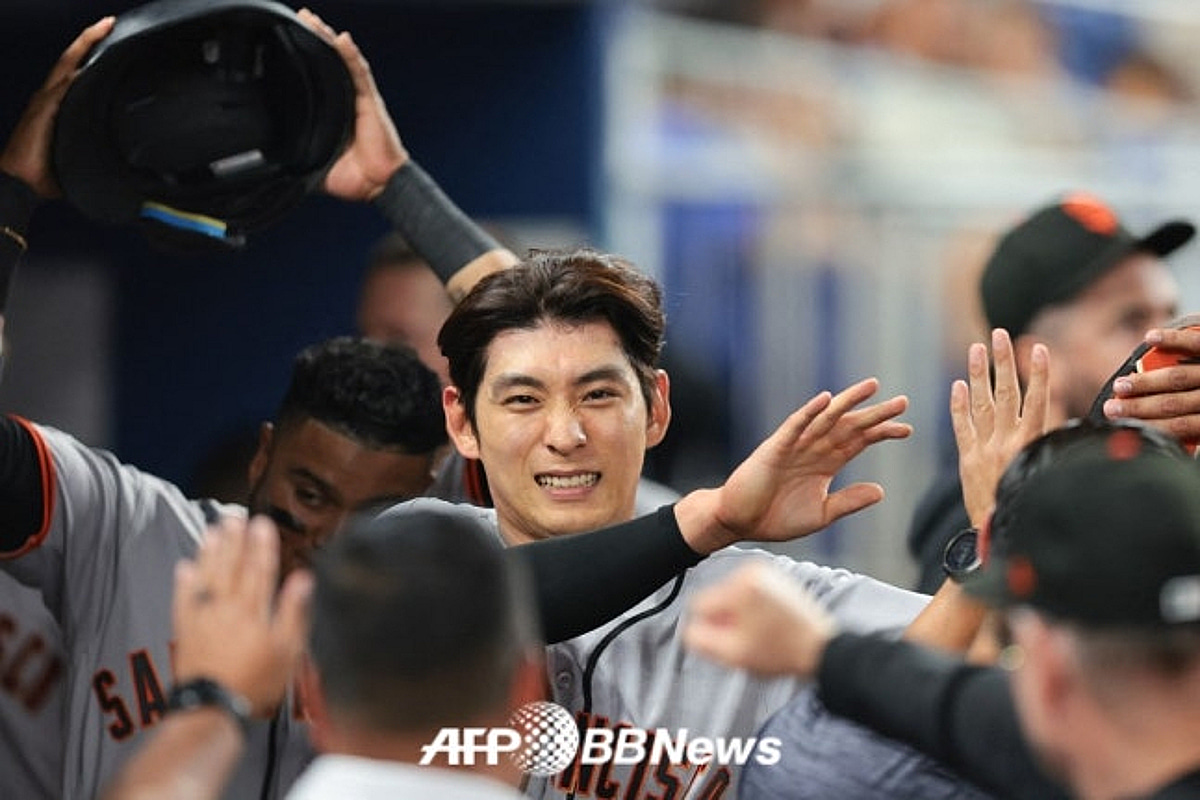 [Breaking News] "Lee Jung-hoo, play soccer!" Home run power strikes again! 154 km/h fastball crushes to produce a double, 'batting average 0.333, ranking 2nd overall'