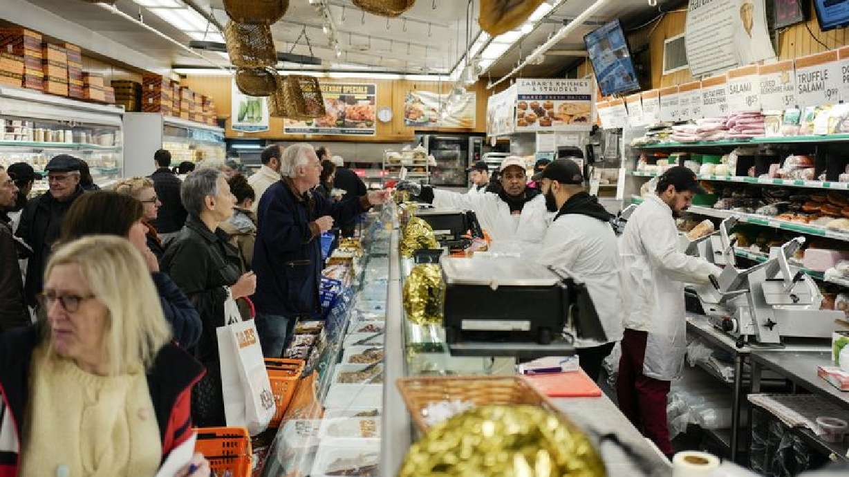 PCE inflation measure tops 4.0% in May; consumer spending strong