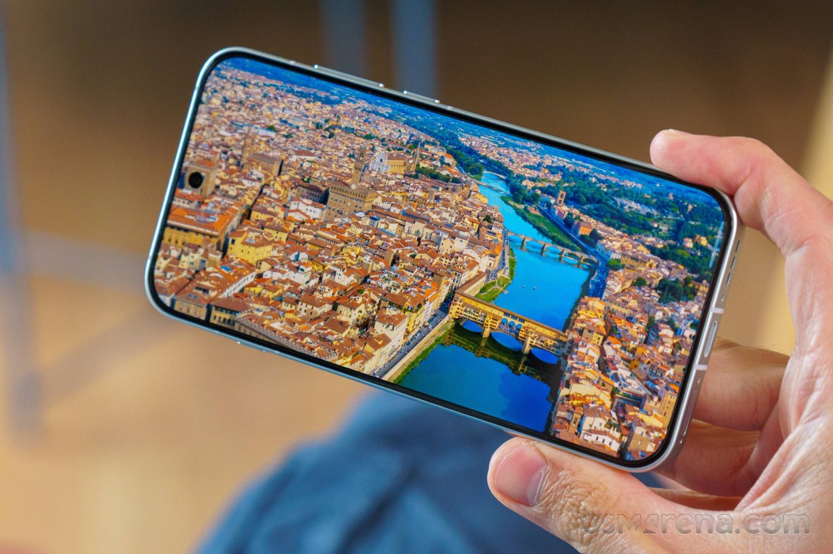 Oppo Reno16 in for review
