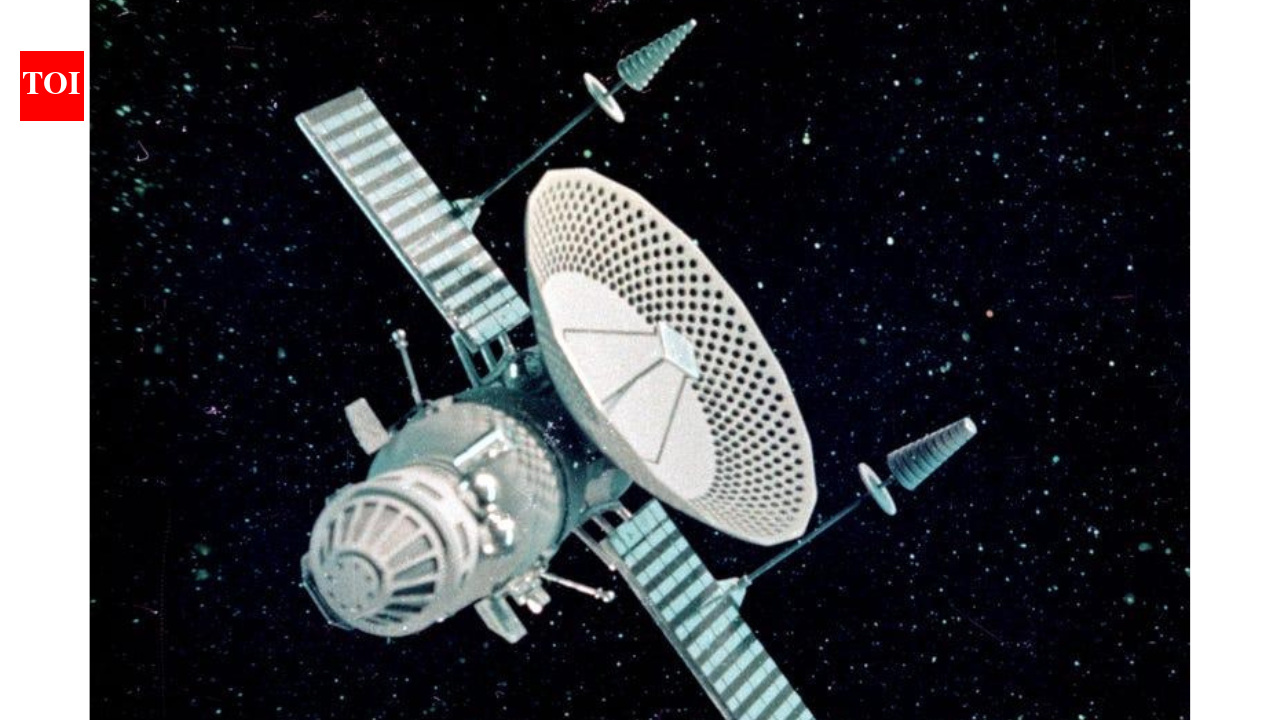 Soviet spacecraft built to land on Venus in 1972 spent 53 years orbiting Earth and finally returned without burning up |