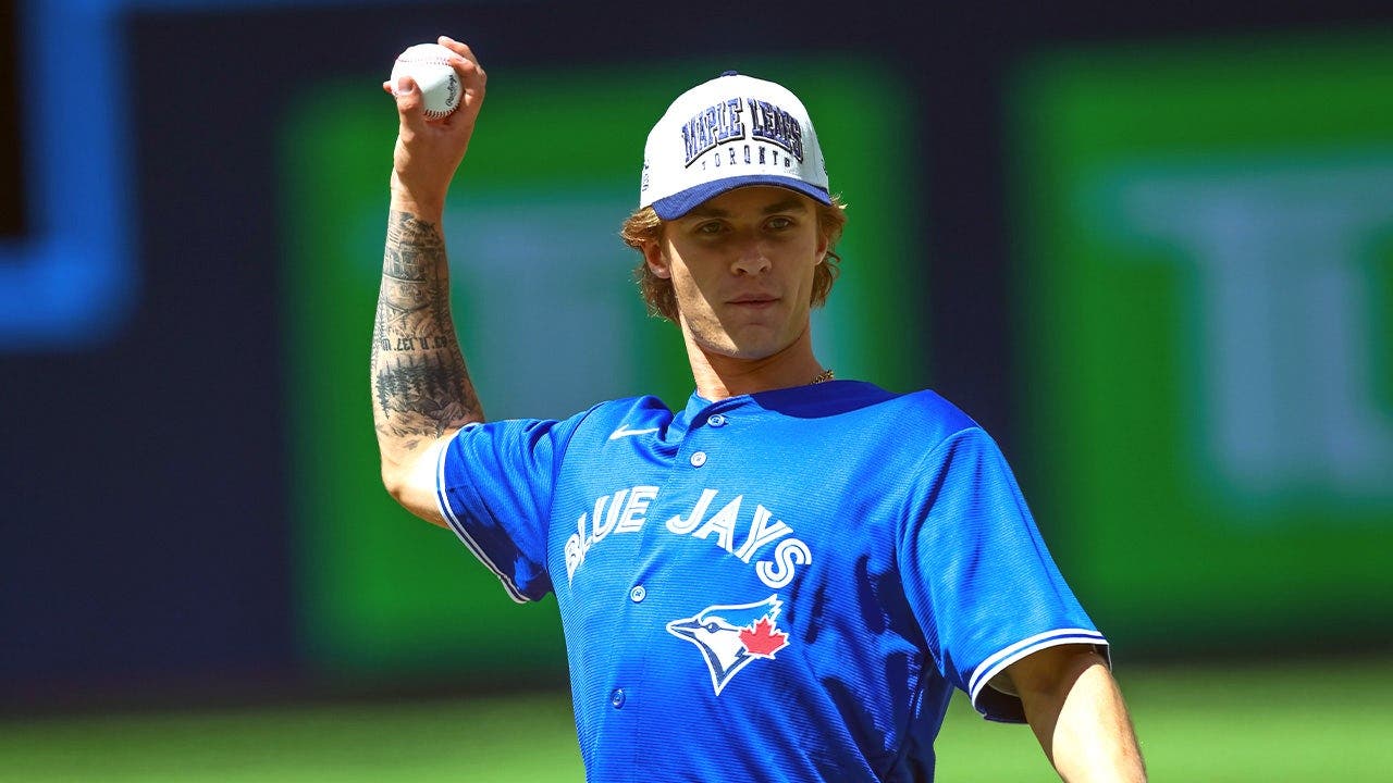 Maple Leafs top pick Gavin McKenna kicks off his time in Toronto with a rough ceremonial pitch