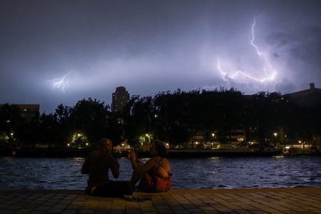 France records 1,000 excess deaths during record-breaking heatwave