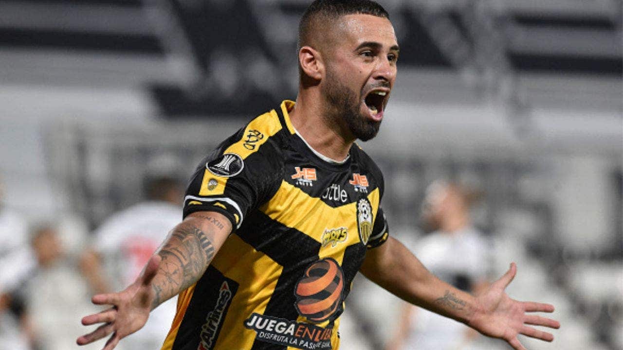 Argentine soccer player's wife, children found dead in Venezuela quake