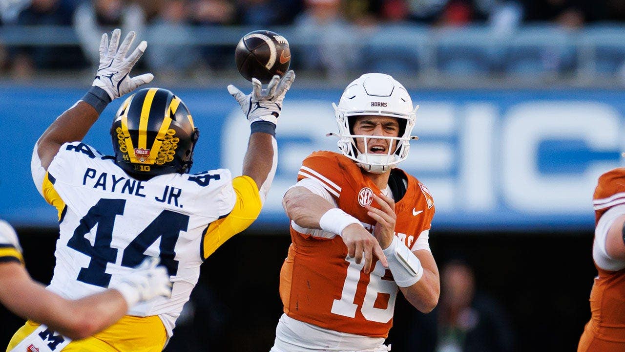 Archie Manning says grandson Arch was unfairly 'crowned' before he played