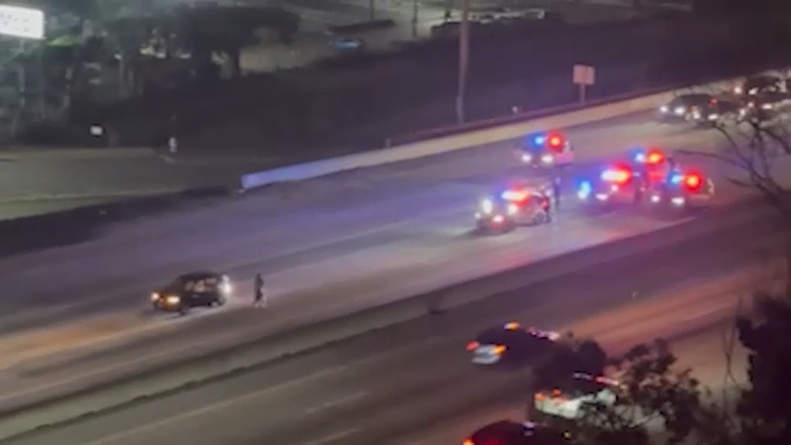 Northbound 405 Freeway reopens nearly 8 hours after police shoot and kill robbery suspect in Playa Vista