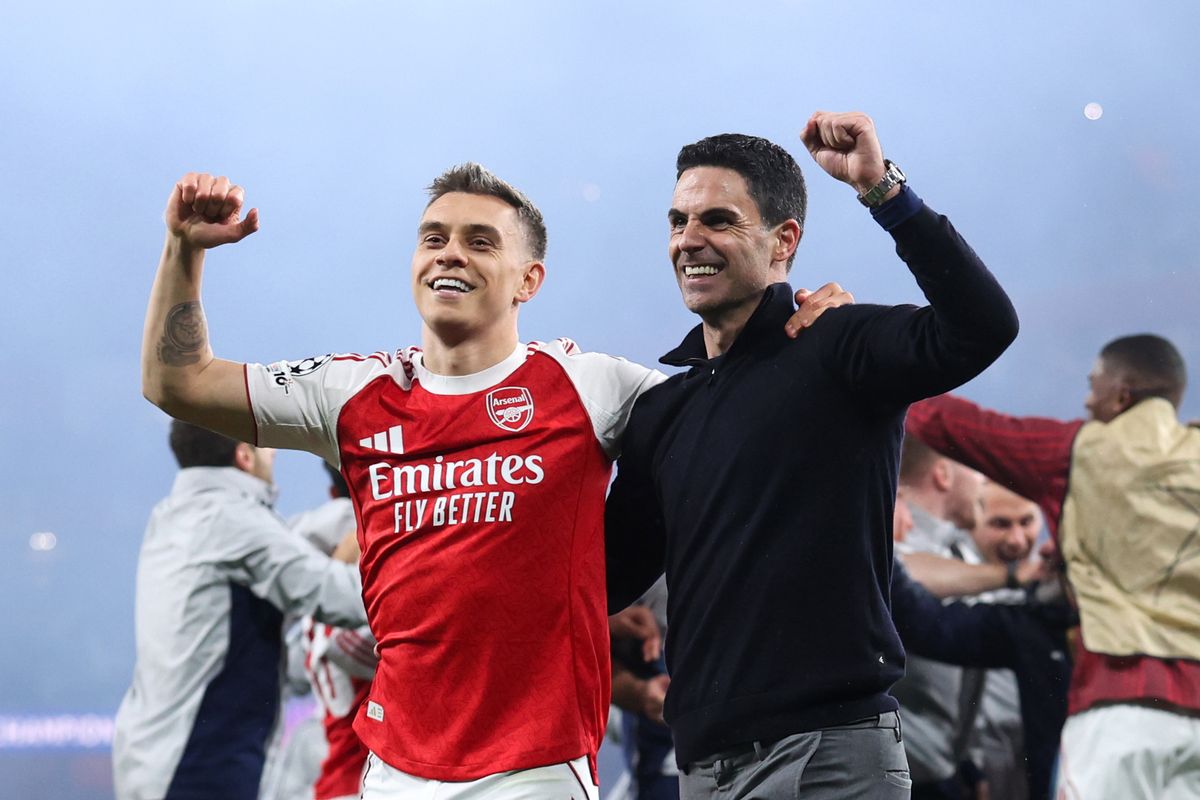 Mikel Arteta manager / head coach  of Arsenal celebrates with Leandro Trossard after  the UEFA Champions League 2025/26 Semi Final Second Leg match between Arsenal FC and Atletico de Madrid at Emirates Stadium