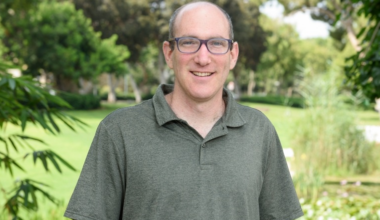 Prof. Oren Raz