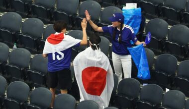 Japan soccer fans pick up litter after game, continue World Cup tradition