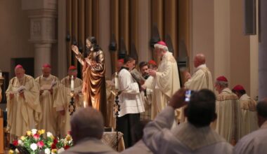 Bishops consecrate United States to Sacred Heart of Jesus