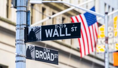 Chip stocks and high-flying tech shares plunge, sending the Nasdaq, S&P 500 lower