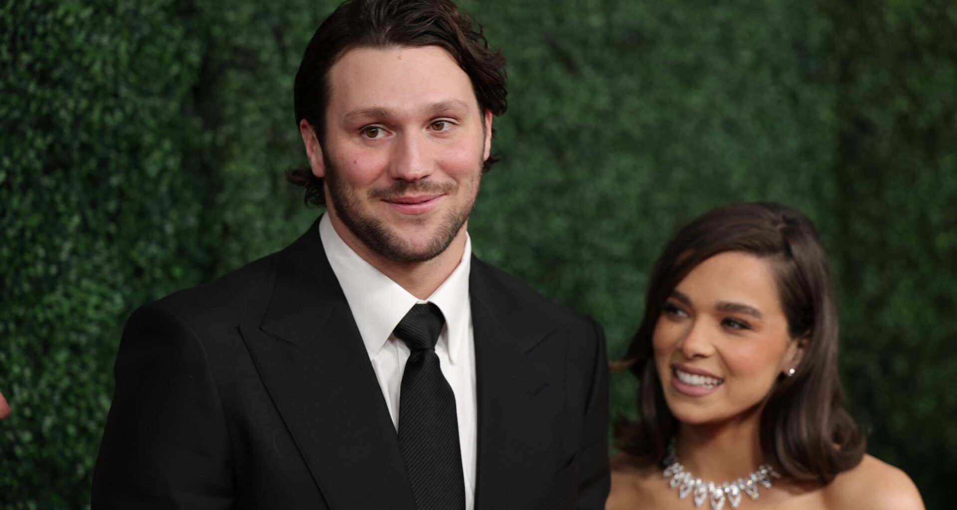 Bills' Josh Allen, Wife Hailee Steinfeld Reveal Name of Newborn Daughter in IG Photo