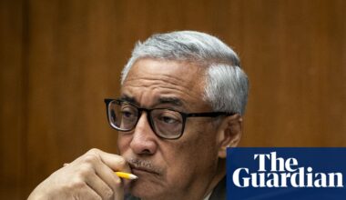 Democrats oppose Trump officials’ effort to include crypto in 401(k) plans | US news