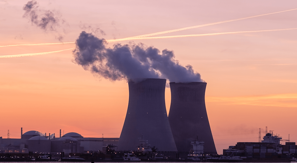 nuclear power station NEW SIZE ©Adobe Stock Images