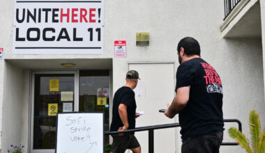Workers at Los Angeles stadium hosting World Cup matches reach tentative agreement after authorizing strike