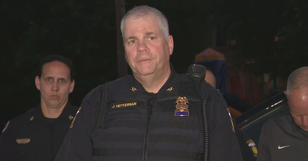 At least 12 shot near Ohio festival, gunmen still at large