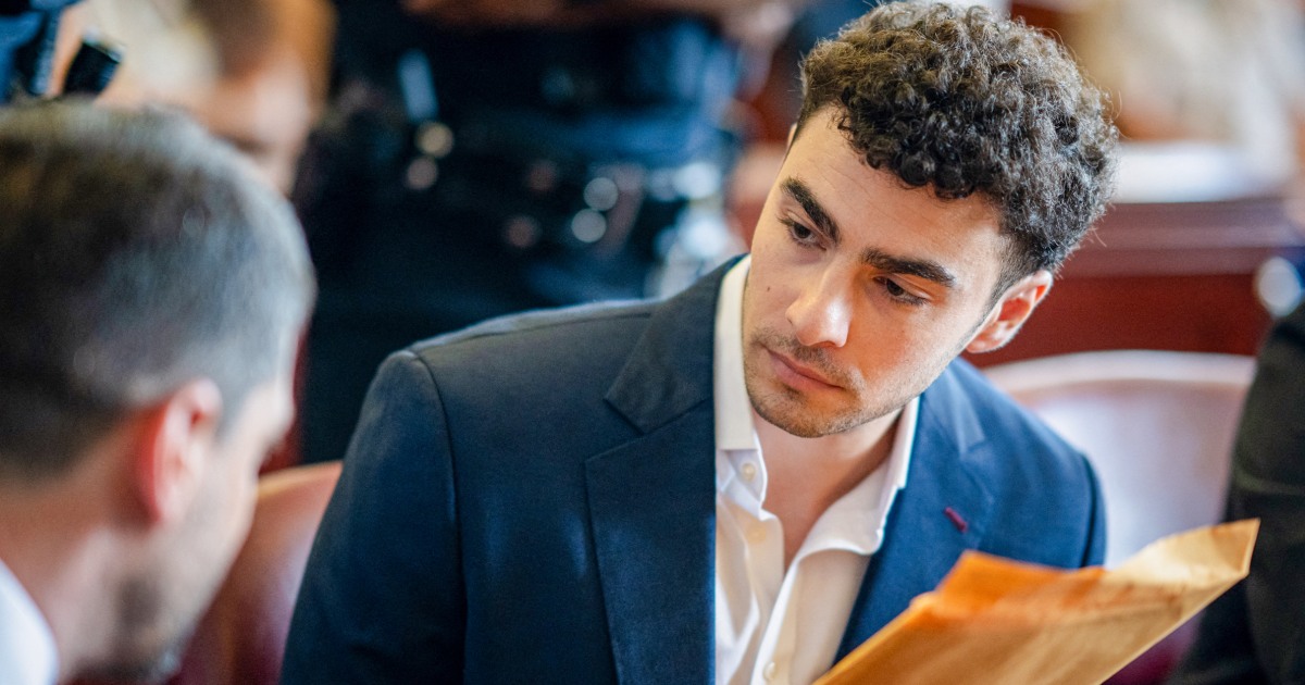 Luigi Mangione was stuck in an elevator ahead of a hearing at a federal courthouse in New York City