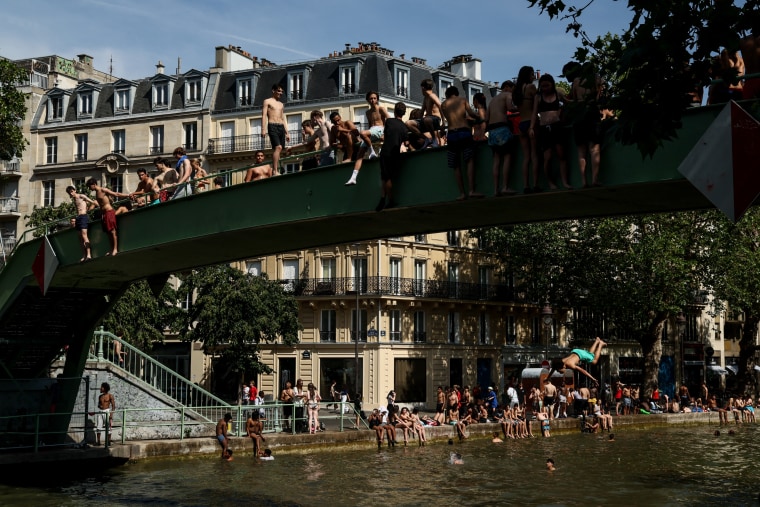 FRANCE-PARIS-CANAL-SWIMMING-HEATWAVE
