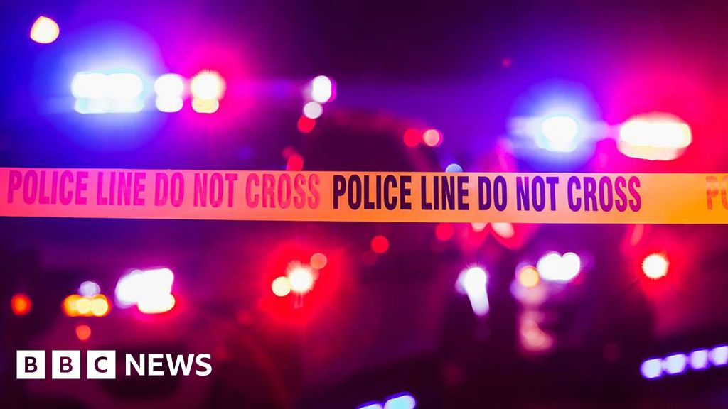 Six people killed in Iowa domestic dispute, police say - BBC