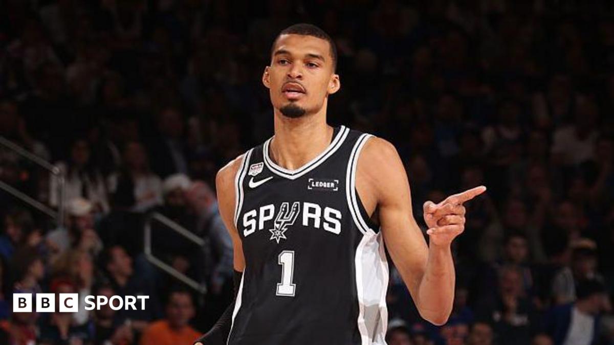 San Antonio Spurs' Victor Wembanyama points