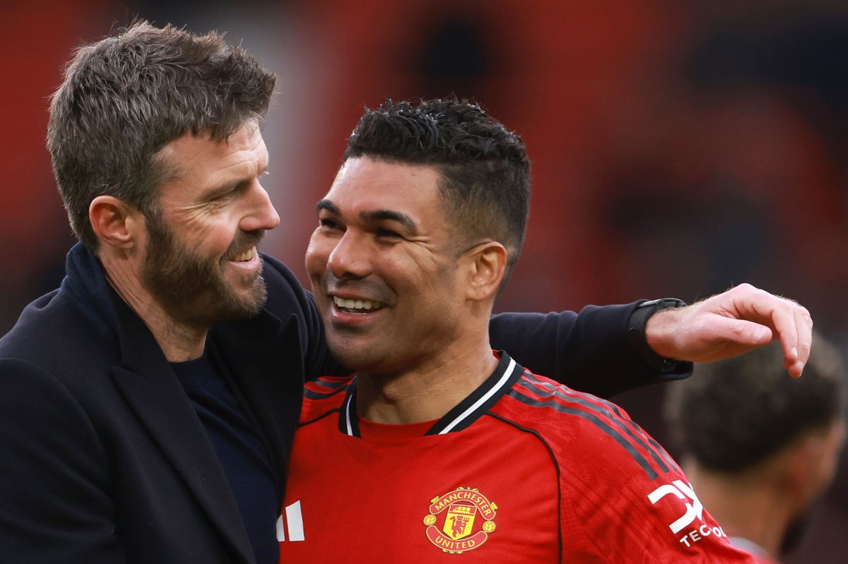Michael Carrick manager / head coach of Manchester United embraces Casemiro after the Premier League match between Manchester United and Aston Villa at Old Trafford