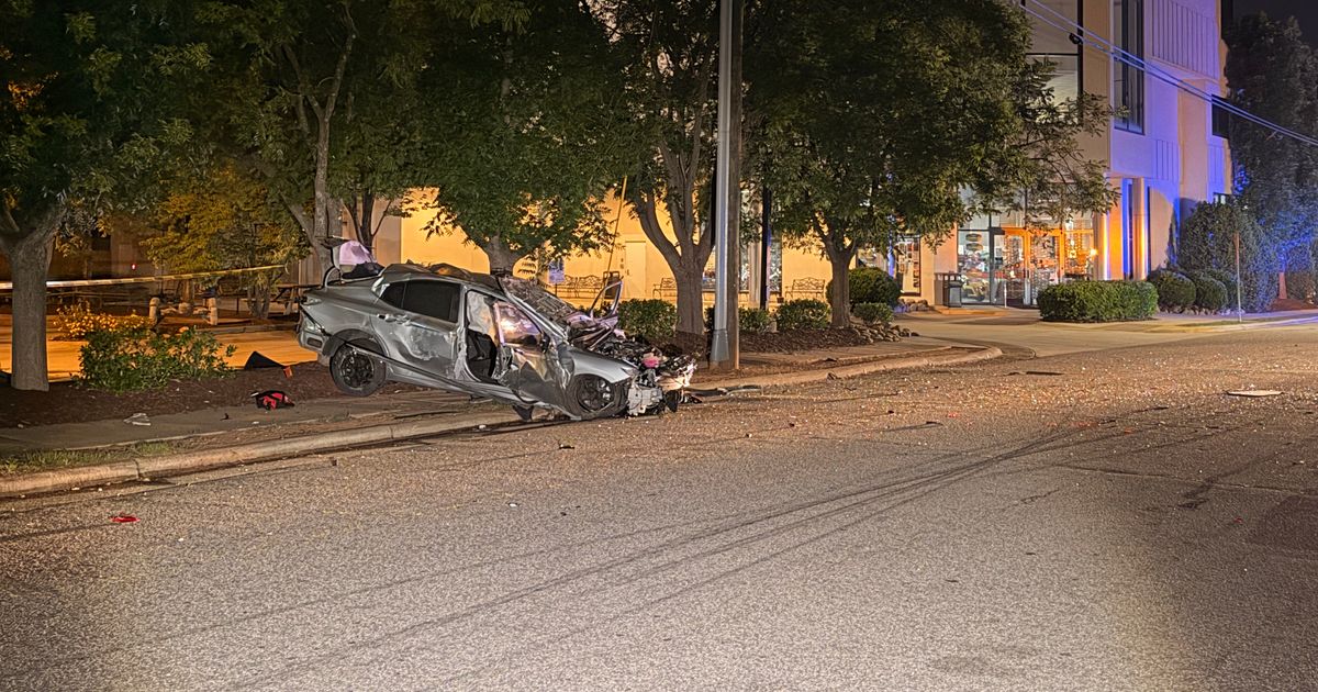 S. Saunders Street closed in Raleigh after car crashes into utility pole :: WRAL.com